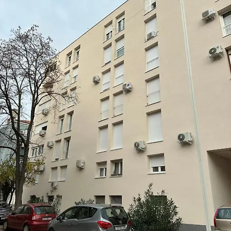 Donatus - Modern Near The Bridge/centre *